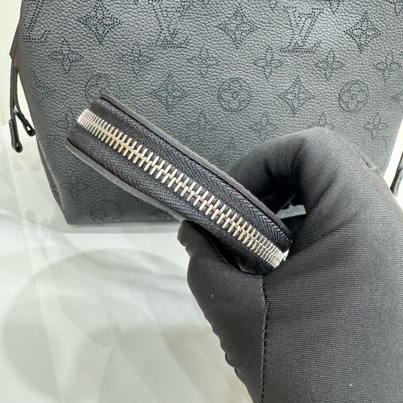 JK國際二手精品✨ lv M57070 月光女神 晶片款 專櫃要14萬-18