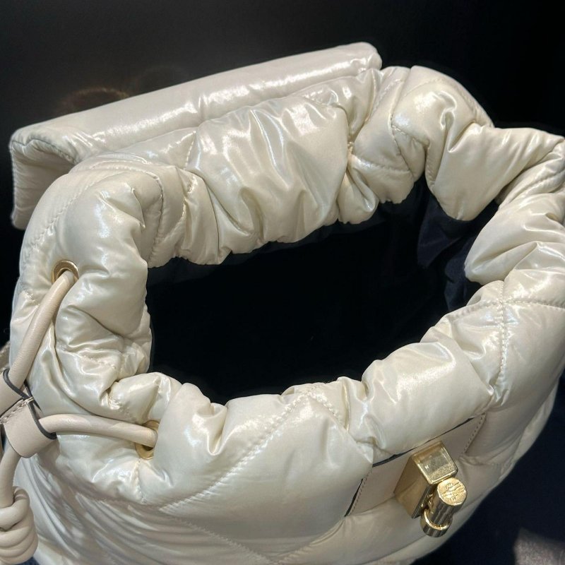 💎Han's house精品服飾💎moncler Puf 防水 尼龍 後背包原價39800-6