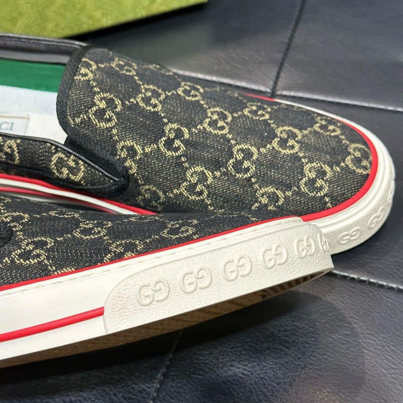 💎Han's house精品服飾💎GUCCI 古馳 TENNIS 1977 滿版 老花 鞋 原價22000-1