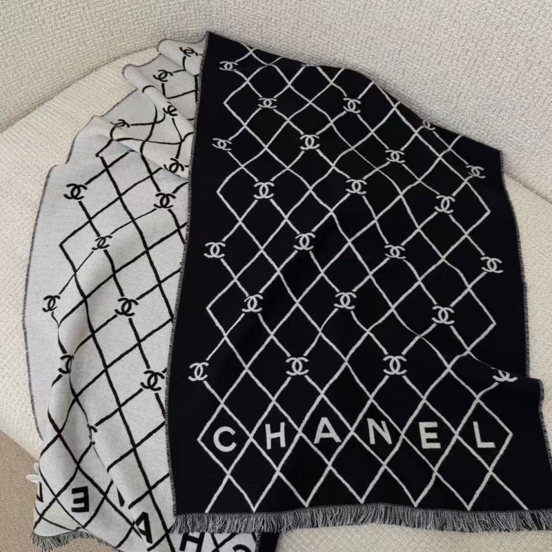 Chanel香奈兒26P黑白雙面羊毛圍巾-2