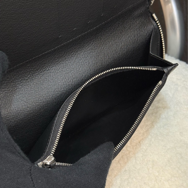 Lv 黑棋盤格拉鏈長夾-7