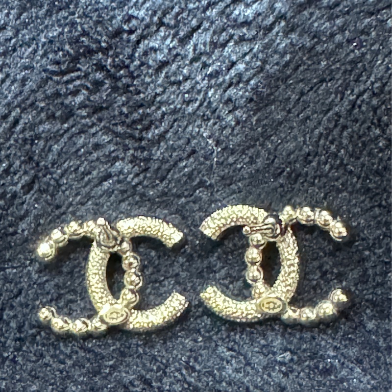 CHANEL 香奈兒 經典款珍珠水鑽雙C  LOGO夾式耳環(銀色) 1.6 x 1.2 cm-13