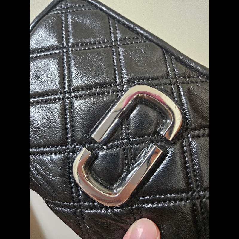 Marc Jacobs MJ 經典黑色菱格斜背相機包-5