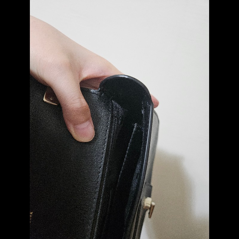 Kate spade 黑色黑桃旋扣斜背馬鞍包-3