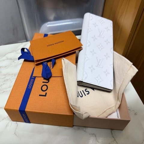 Louis Vuitton 白色 Monogram Brazzo 長夾