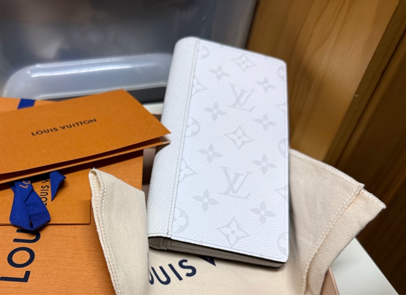 Louis Vuitton 白色 Monogram Brazzo 長夾-4