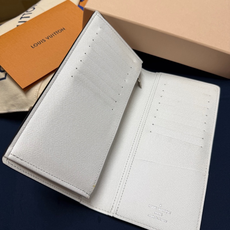 Louis Vuitton 白色 Monogram Brazzo 長夾-5