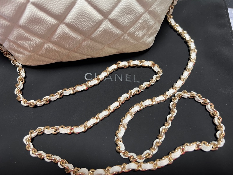 CHANEL 香奈兒 25C 雙C LOGO 菱格紋小牛皮hobo手提/斜背包(白色）-4