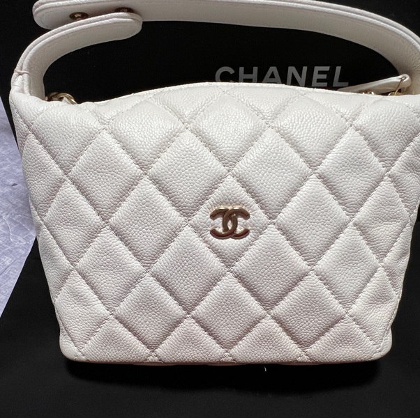 CHANEL 香奈兒 25C 雙C LOGO 菱格紋小牛皮hobo手提/斜背包(白色）-5