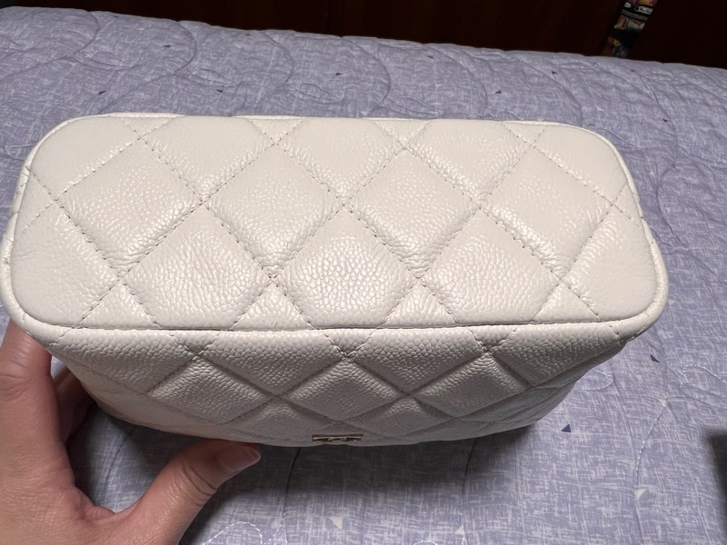 CHANEL 香奈兒 25C 雙C LOGO 菱格紋小牛皮hobo手提/斜背包(白色）-7