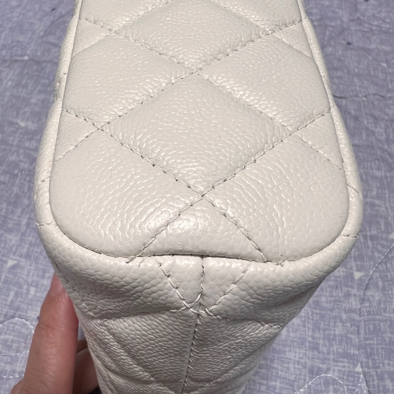 CHANEL 香奈兒 25C 雙C LOGO 菱格紋小牛皮hobo手提/斜背包(白色）-8