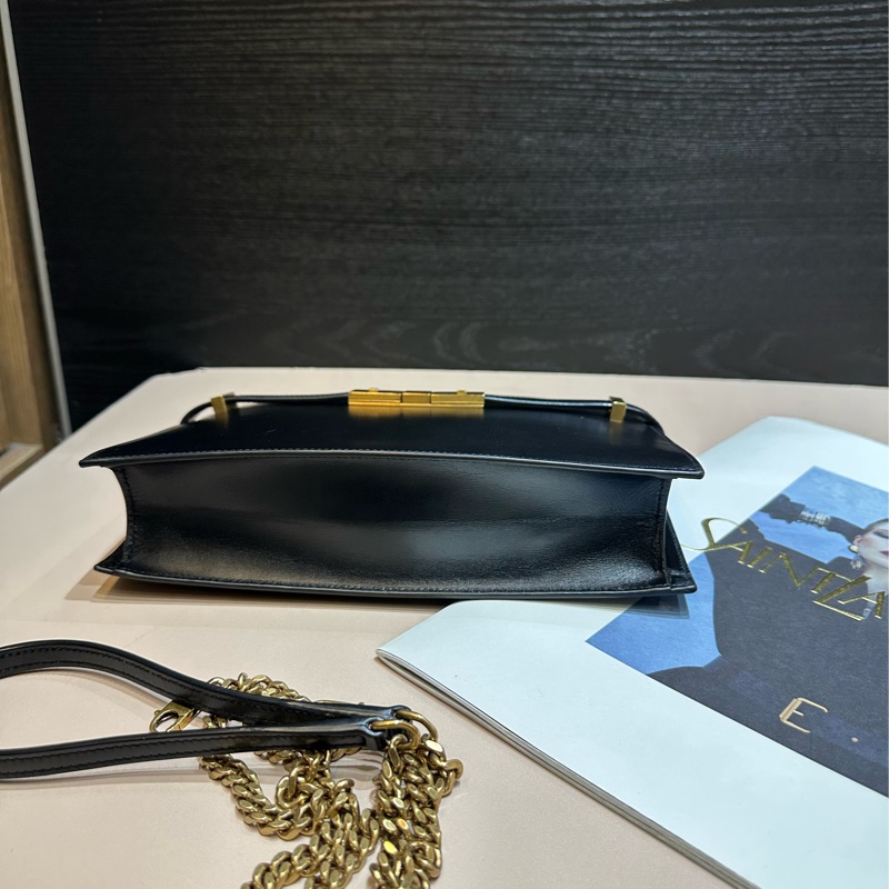 YSL黑牛皮滑面金釦曼哈頓肩背斜背包-4