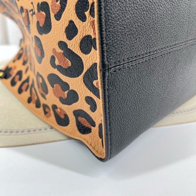 LV路易威登 21年票 芯片款 Onthego中號托特包 壓紋老花拼豹紋限量款 時尚大方-12