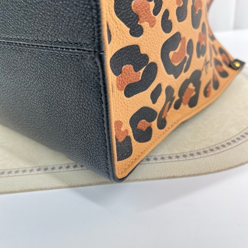 LV路易威登 21年票 芯片款 Onthego中號托特包 壓紋老花拼豹紋限量款 時尚大方-15