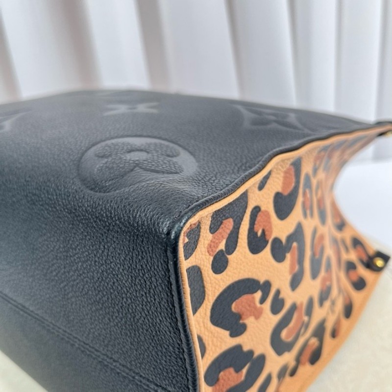 LV路易威登 21年票 芯片款 Onthego中號托特包 壓紋老花拼豹紋限量款 時尚大方-16