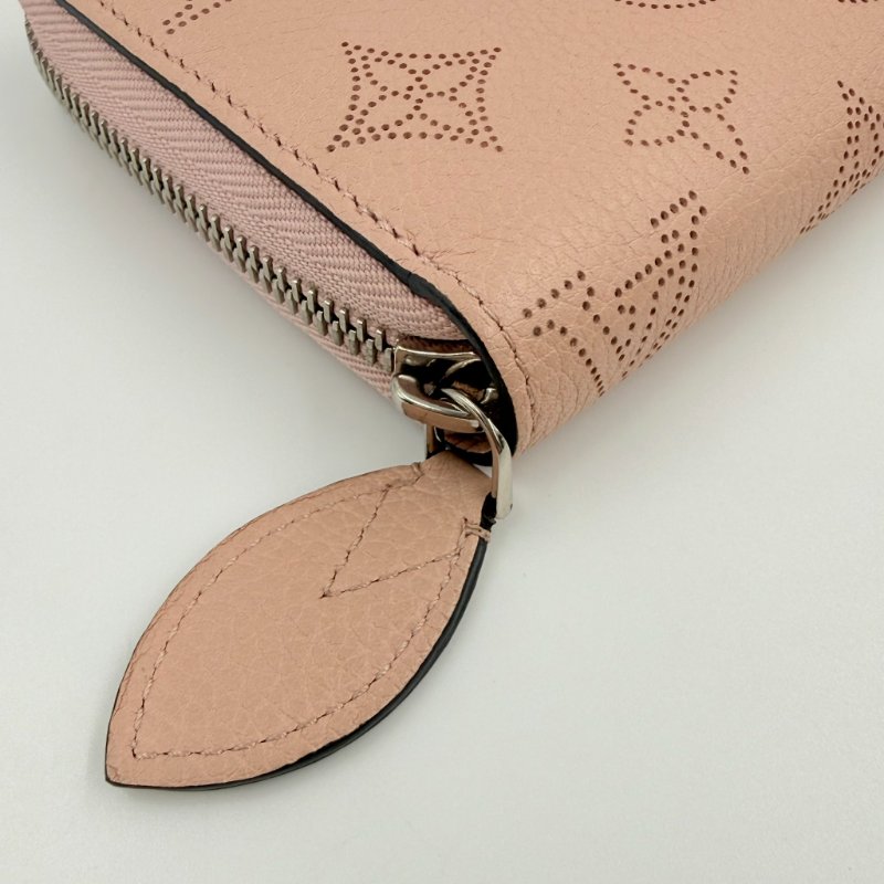 Louis Vuitton - 粉色牛皮雕花簍空Mahina拉鍊長夾-5