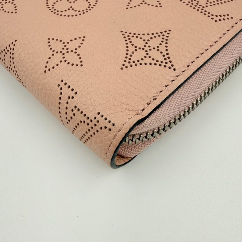 Louis Vuitton - 粉色牛皮雕花簍空Mahina拉鍊長夾-6