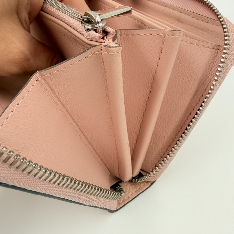 Louis Vuitton - 粉色牛皮雕花簍空Mahina拉鍊長夾-18