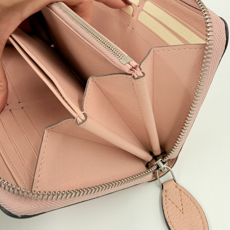 Louis Vuitton - 粉色牛皮雕花簍空Mahina拉鍊長夾-19