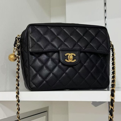 「JL精品代購」95新 香奈兒黑金牛金球雕花鏈 小鳥扣大號翻蓋相機