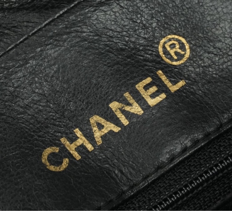 「JL精品代購」95新 香奈兒黑金牛金球雕花鏈 小鳥扣大號翻蓋相機-9