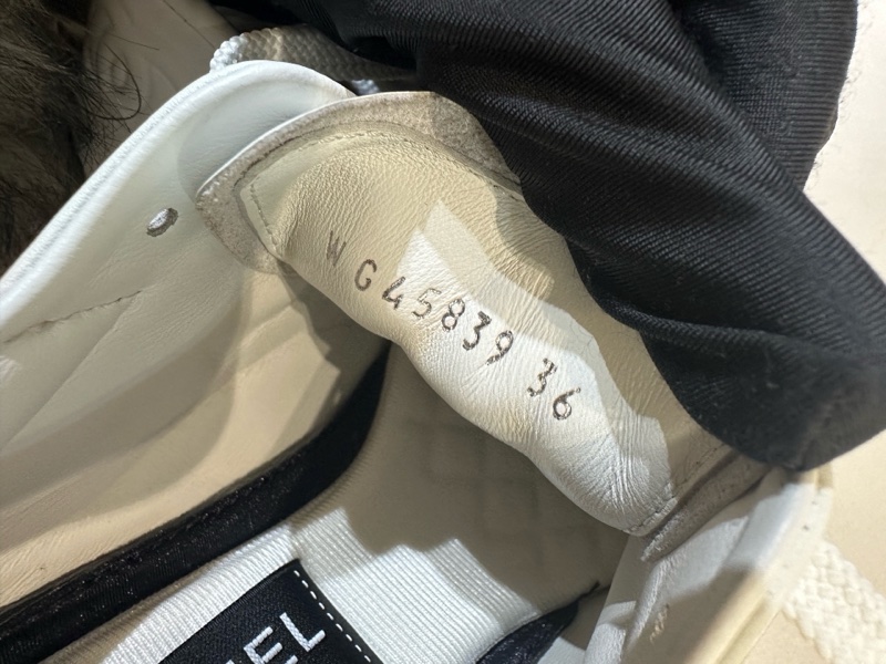 99新 CHANEL/香奈兒 白色菱格紋 德訓鞋 雙c標誌 系帶圓頭設計 平底舒適  粉色走線很特別 適合四季穿著 時尚百搭 36碼 僅落地一次-3