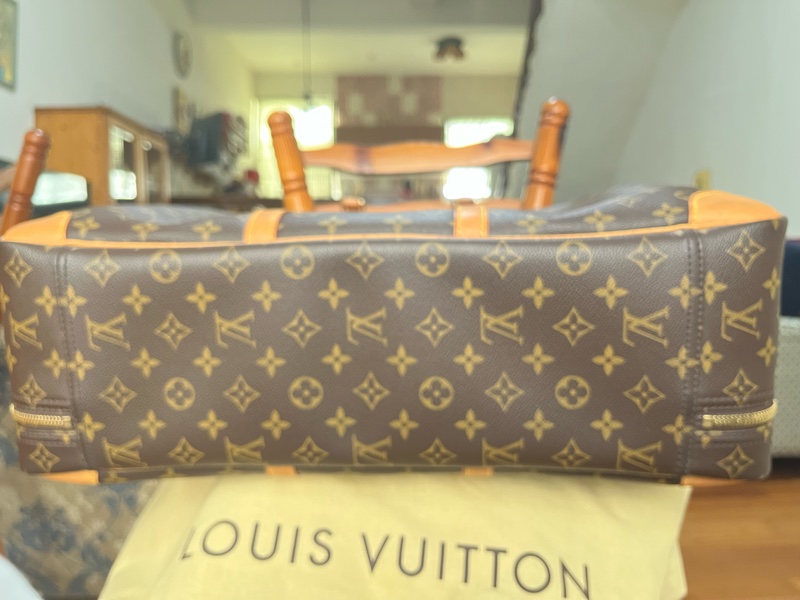 LV 手提行李箱-8