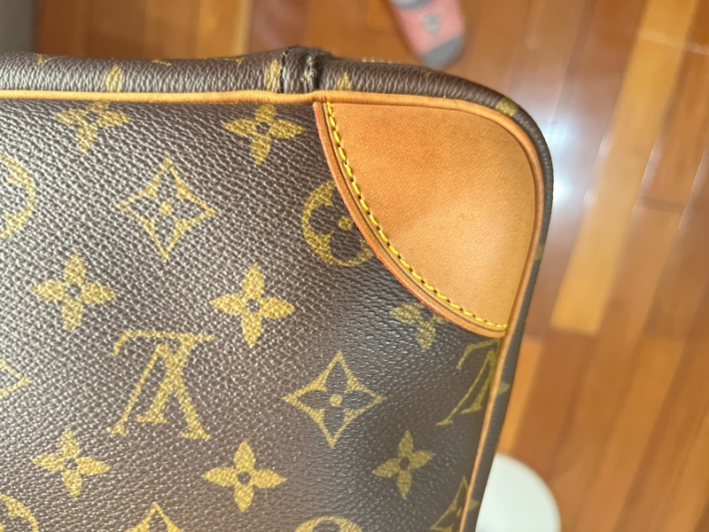 LV 手提行李箱-12