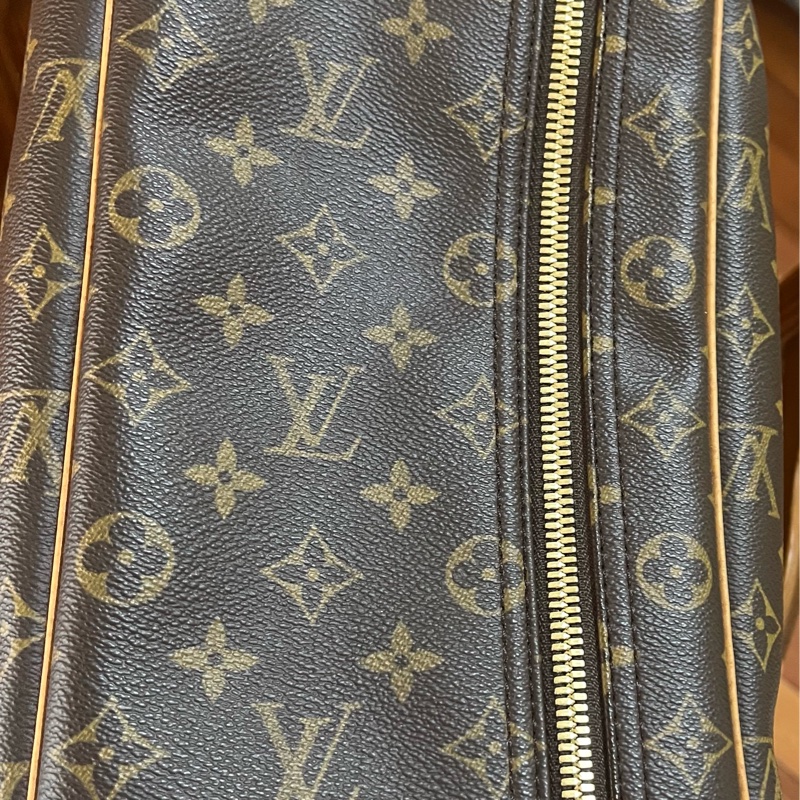 LV 手提行李箱-19