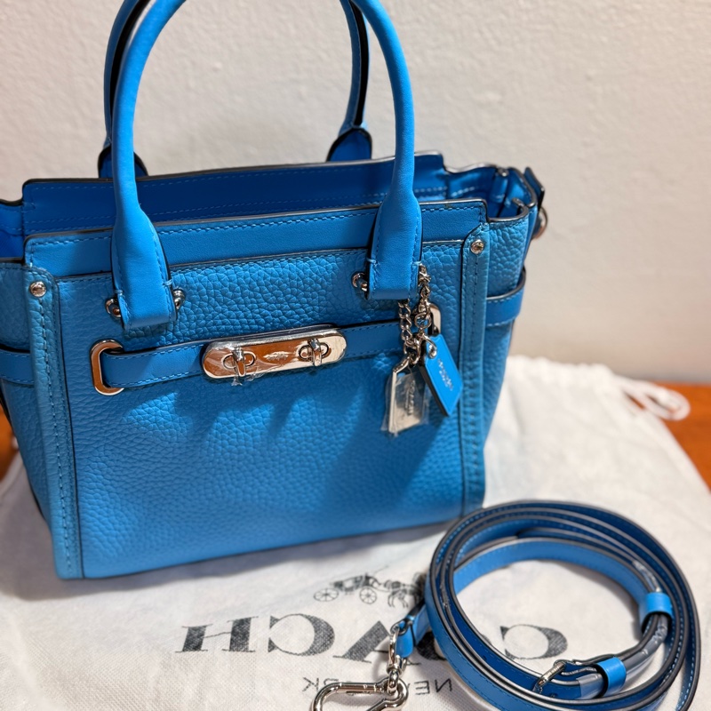 COACH 天空藍/斜背包-1