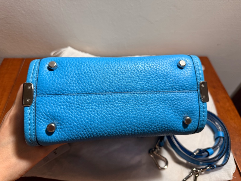 COACH 天空藍/斜背包-2