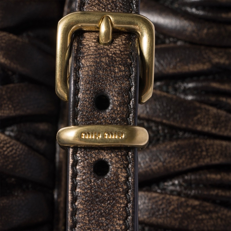 Miu Miu 女士 Matelasse 迷你包均碼碼MINI、15cm*8cm*8.5cm-1