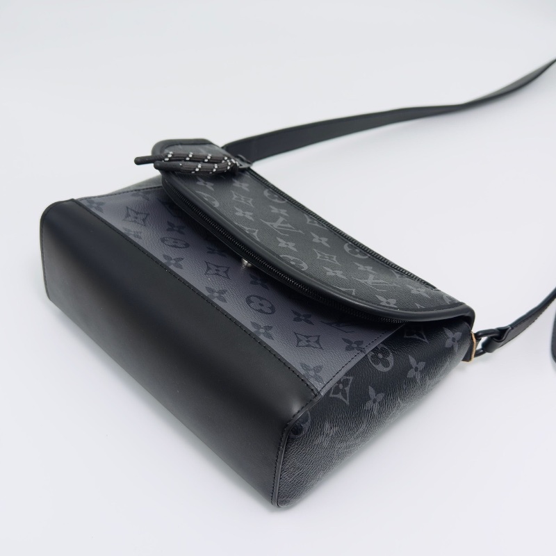 LV Pulse黑花翻蓋拉鍊肩背斜背郵差包芯片款23*19*9 98新配件塵袋-2