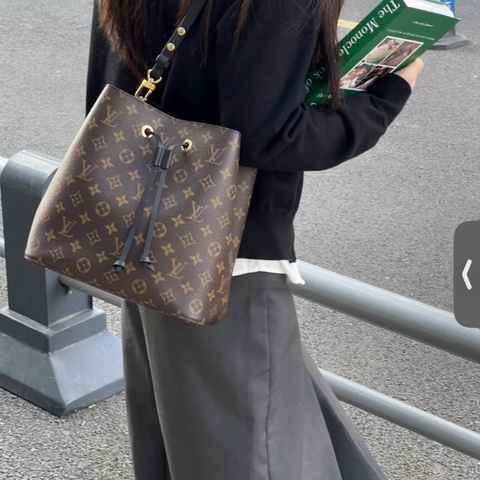 LV 黑水桶肩背斜背包芯片款 26*27 全新閒置配件塵袋