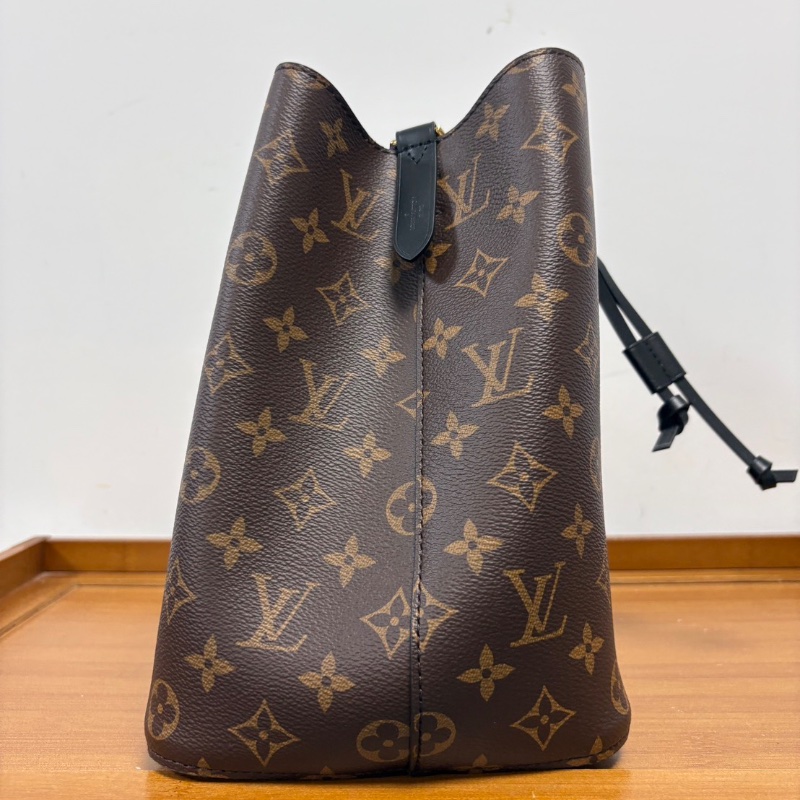 LV 黑水桶肩背斜背包芯片款 26*27 全新閒置配件塵袋-3