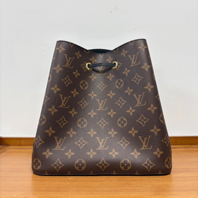 LV 黑水桶肩背斜背包芯片款 26*27 全新閒置配件塵袋-6