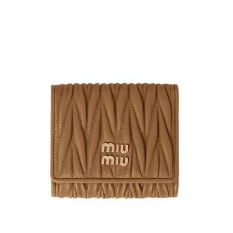Miu Miu 女士 Matelasse錢包均碼碼10.5cm*9.5cm