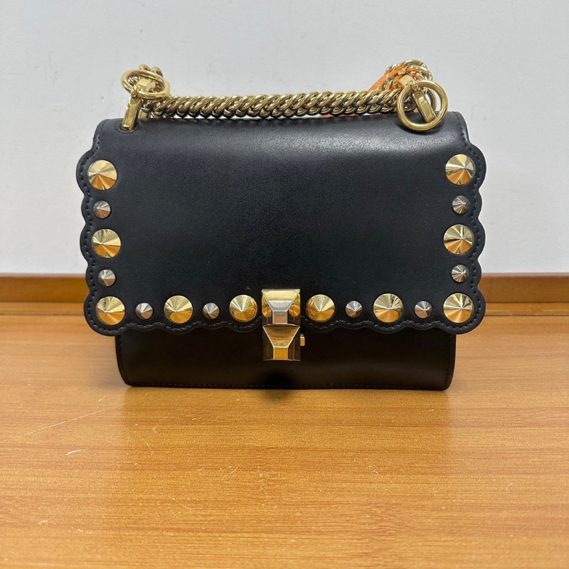 Fendi kani系列鏈條包 黑色肩背包19*16cm 99新配件塵袋-1