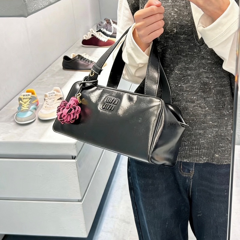 Miumiu 25fw黑色保齡球手提包黑色金扣芯片款28*14*14 99新配件塵袋-0