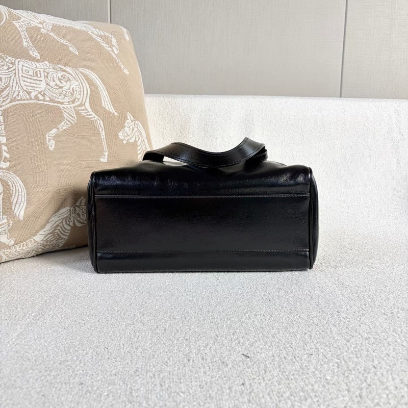 Miumiu 25fw黑色保齡球手提包黑色金扣芯片款28*14*14 99新配件塵袋-4