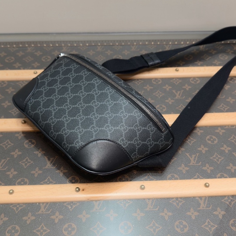 GUCCI GGEmblem系列黑老花中號腰包28*17*6 全新閒置配件盒子塵袋購證-3