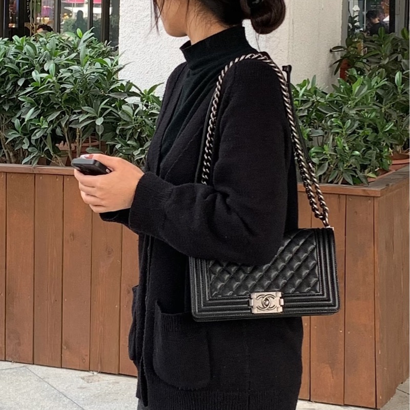 🈶購證 #櫃上在售2️⃣5️⃣萬 #全配割愛💔 香奈兒黑銀leboy25鏈條包 必收經典款🔥-4