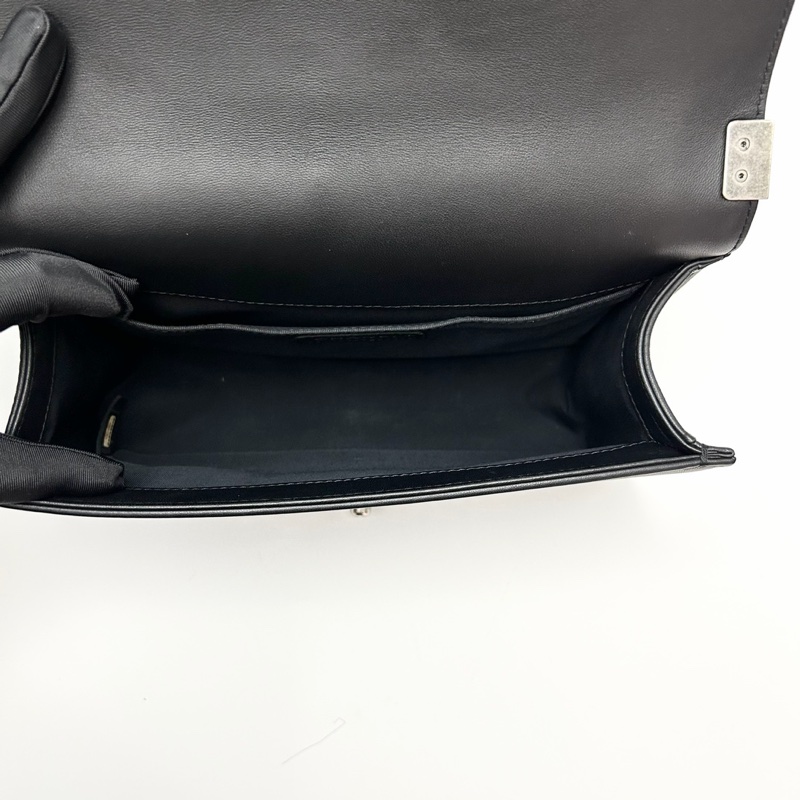 🈶購證 #櫃上在售2️⃣5️⃣萬 #全配割愛💔 香奈兒黑銀leboy25鏈條包 必收經典款🔥-19