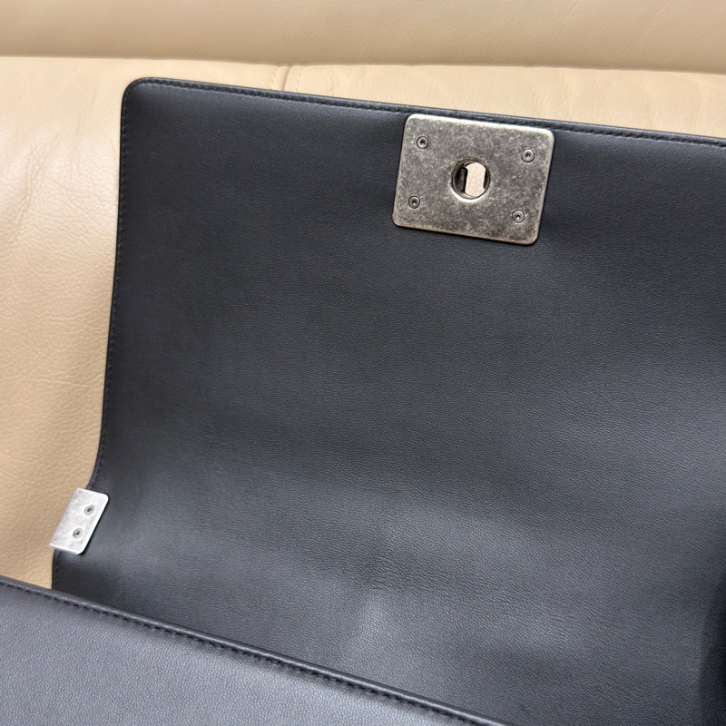 🈶購證 #櫃上在售2️⃣5️⃣萬 #全配割愛💔 香奈兒黑銀leboy25鏈條包 必收經典款🔥-28