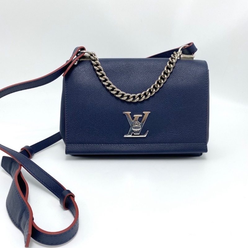 LV Lock me拼色銀扣手提肩背斜背包22*15*7 98新配件塵袋-1
