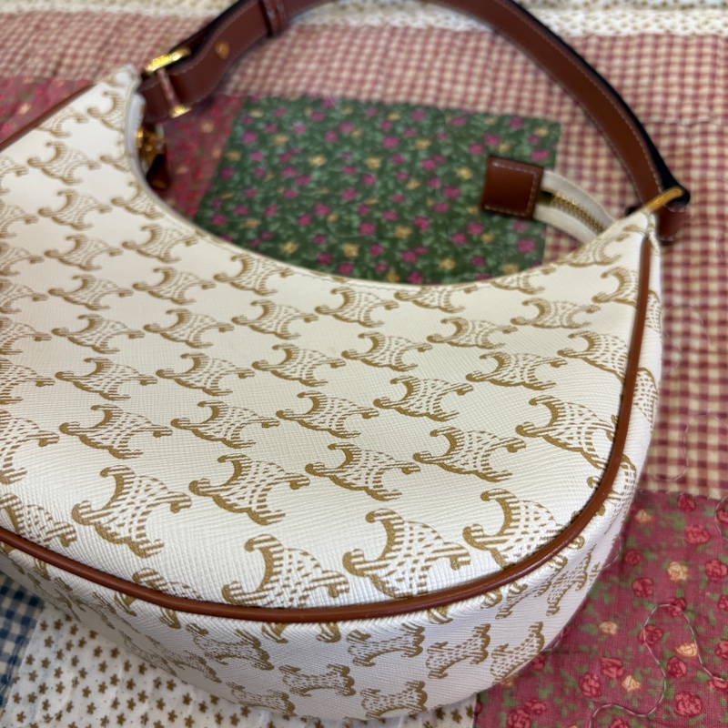 🈶購證 #全網最低💰 #白色情人節 Celine Ava白凱旋門腋下肩背包-23