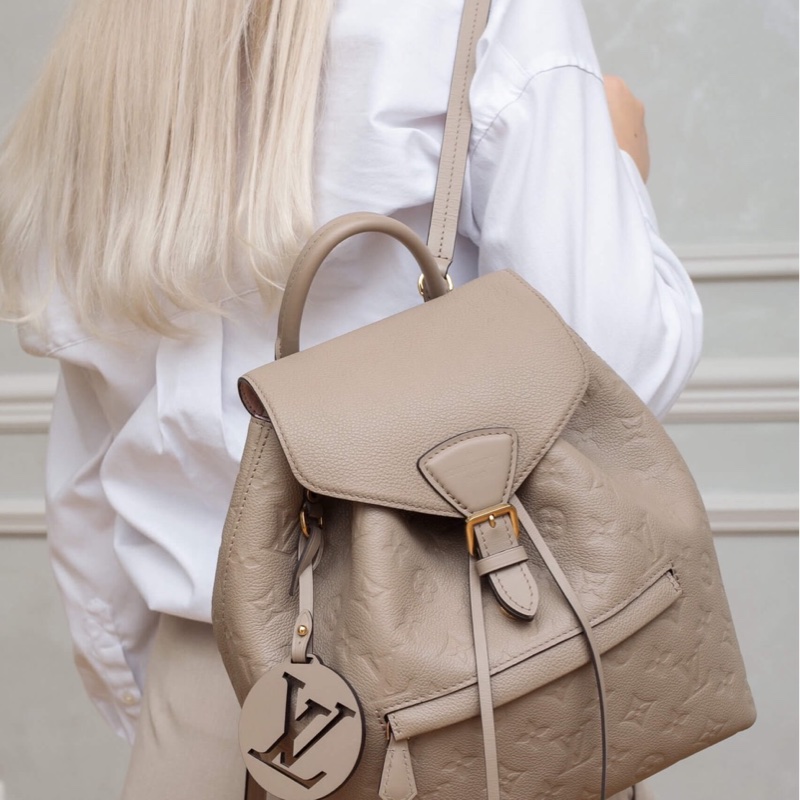 LV M45410 Montsouris 壓花牛皮後背包（斑鳩灰)-2