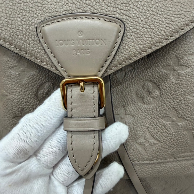 LV M45410 Montsouris 壓花牛皮後背包（斑鳩灰)-17