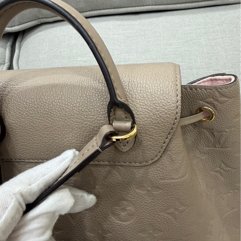 LV M45410 Montsouris 壓花牛皮後背包（斑鳩灰)-20