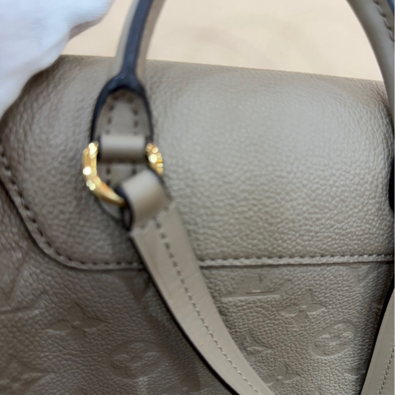 LV M45410 Montsouris 壓花牛皮後背包（斑鳩灰)-22